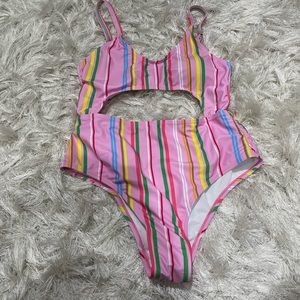 One piece bikini / swimsuit size medium
2/20